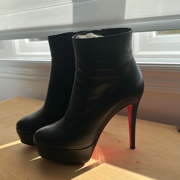 CHRISTIAN LOUBOUTIN BIANCA BOOTY - Picture 2 of 6